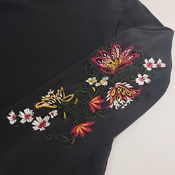 Soft Thick French Terry Black Embroidered Sleeves Sweatshirt Open Bottom - Picture 5 of 15